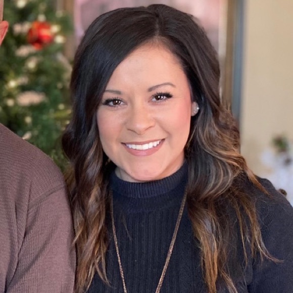 💜 Meet Your Posher 💜 - Picture 1 of 7